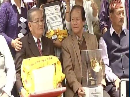 <i>Award wapsi</i> in support of Gorkhaland; writer, singer protest against repressive forces