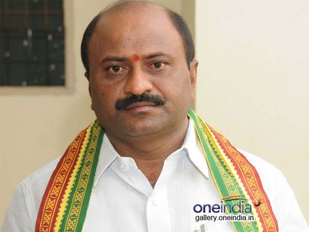 Self-styled godmen dupe Telangana MLA's family, make away with Rs 57 lakh