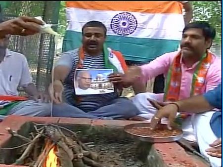 Presidential elections 2017: BJP supporters perform <i>havan</i> for Ram Nath Kovind in UP