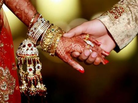 Home ministry assures to unite Pakistani bride, Lucknow groom