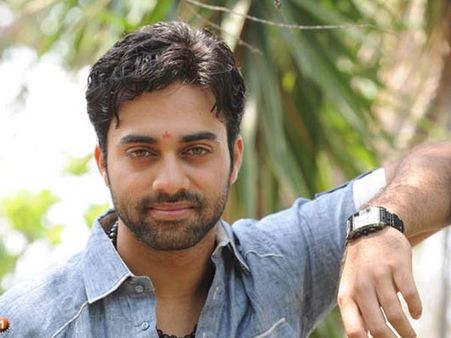 Actor Navdeep appears before SIT probing Hyderabad drugs haul, Pubs under radar