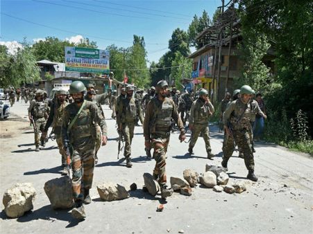 J-K: Internet services shut in Anantnag; schools closed after 3 terrorists killed
