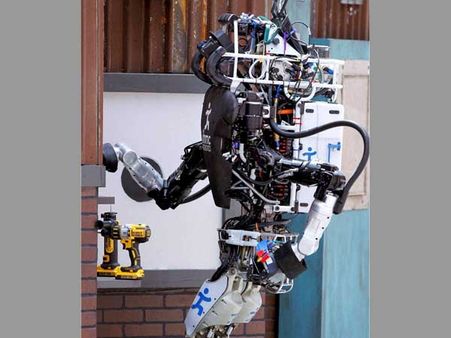 Robots set to displace millions of more US jobs: US economist