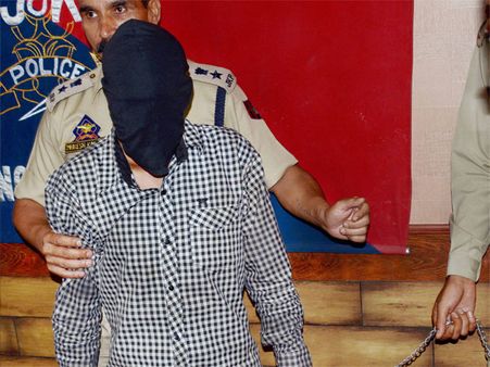 Did Lashkar operative Sandeep alias Adil set up modules in UP, Punjab?