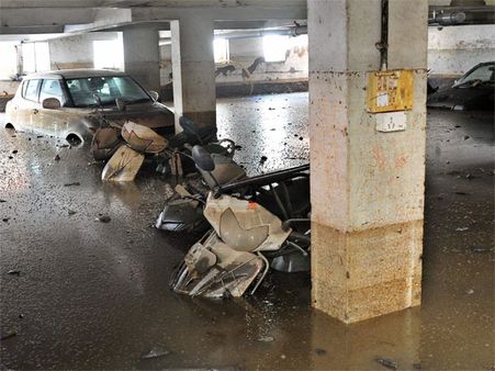 As Bengaluru battled heavy flooding, Siddaramaiah and co were busy at a canteen