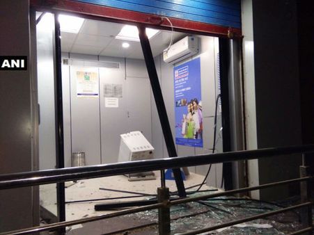 Robbers steal ATM machine containing Rs 4 lakh