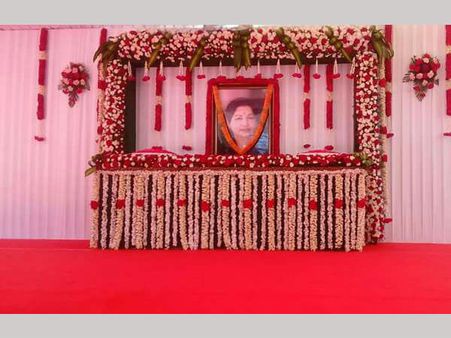 Judicial probe ordered into former Tamil Nadu CM Jayalalithaa's death