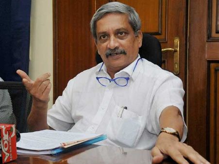 Goa CM Manohar Parrikar files nomination for Panaji bypoll