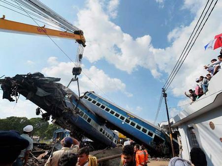 Utkal Express derailment: Manoj Sinha promises stringent action against guilty