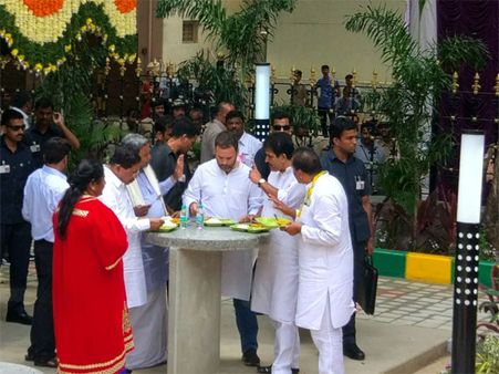 Rahul Gandhi inaugurates Indira canteen, breakfast for Rs 5 and meal for Rs 10