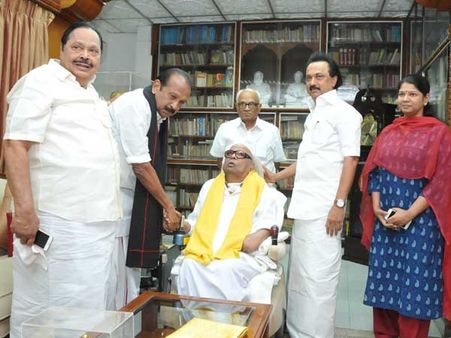 Vaiko meets Karunanidhi: Will TN see united opposition v/s divided AIADMK