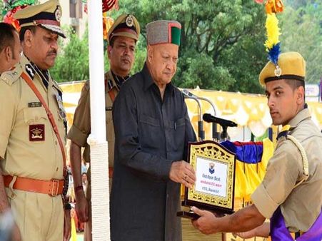 CM urges Police personnel to work with dedication for evil free society