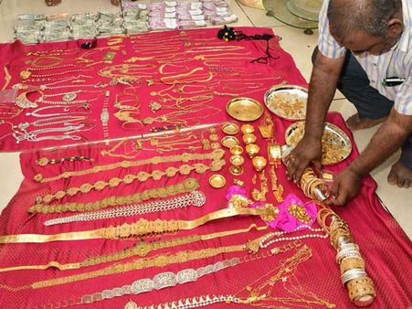 Andhra bureaucrat with Rs 500 crore disproportionate assets arrested three days before retirement