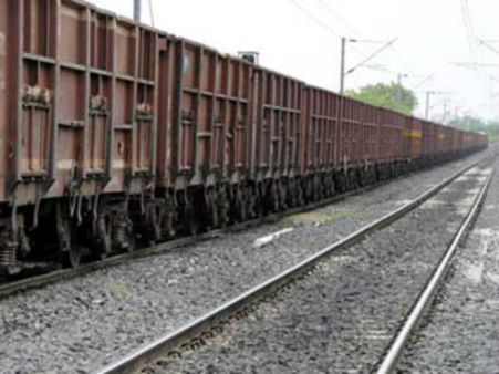 WB: Three wagons of goods train derail near Dhupguri