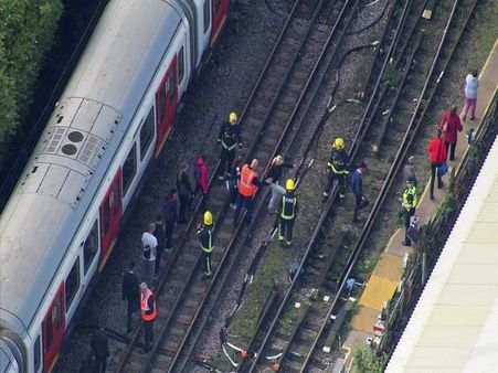 Police steps up London Tube blast probe, questions suspects
