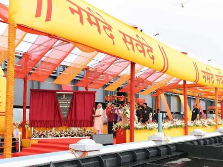 Modi inaugurates Sardar Sarovar Dam