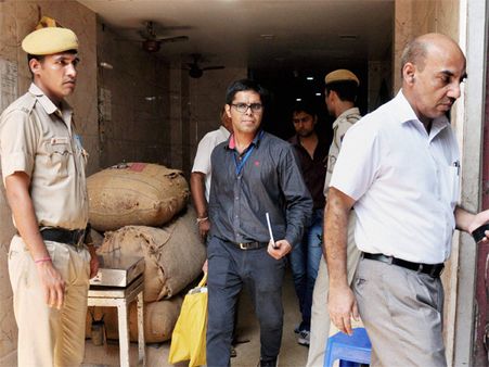 Hurriyat terror funding: NIA recovers Rs 2.20 crore cash following raids