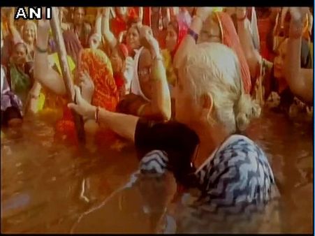 Sardar Sarovar dam inauguration: Medha Patkar continues <i>jal satyagrah</i> agitation