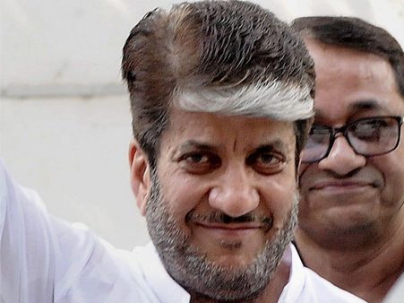 ED files chargesheet against Shabir Shah, Alsam Wani