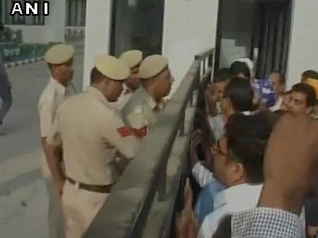 Sweeper molests school girl in Panipat, FIR registered