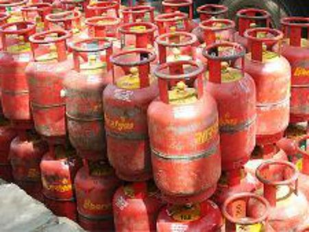 LPG costlier by Rs 1.50 a cylinder, jet fuel price hiked by 6%