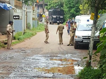 Kerala: CPI-M workers, policemen injured in stone-pelting