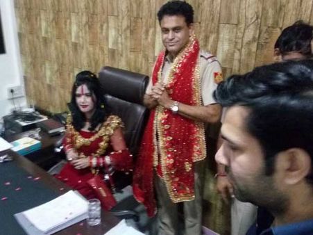 'Godwoman' Radhe Maa occupies SHO chair in Delhi, cops in trouble