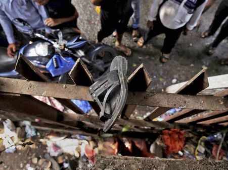 Confusion between 'Phool' and 'Pul' triggered Elphinstone stampede