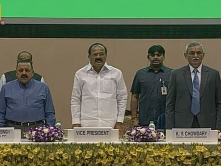 Vigilance Awareness Week: Public servants take integrity pledge