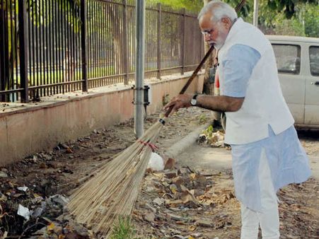 UN envoy finds holes in Modi's pet 'Swachh Bharat Mission', gets panned
