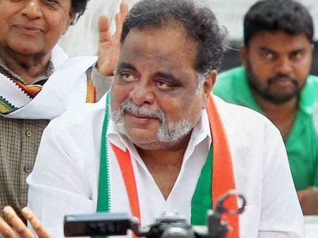 Congress MLA Ambareesh skips assembly session, seen dancing in movie function