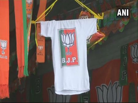 Gujarat Assembly polls: How about buying BJP t-shirt, Congress umbrella in Surat?