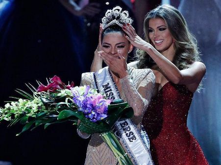 Miss South Africa Demi-LeighNel-Peters crowned Miss Universe 2017