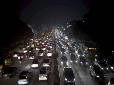 Delhi air quality recorded at 'hazardous' levels, IMA declares 'health emergency'