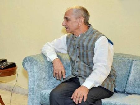 J&K: Sharma ready to walk the extra mile despite Hurriyat snub