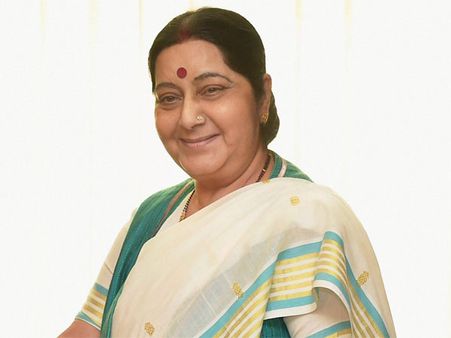 Take action against erring recruitment agents: Swaraj to Punjab CM