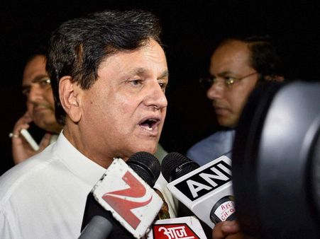 Ahmed Patel wants Congress to put extra efforts in urban Gujarat