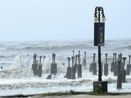 Cyclone Ockhi moves closer to Gujarat, rainfall at most places