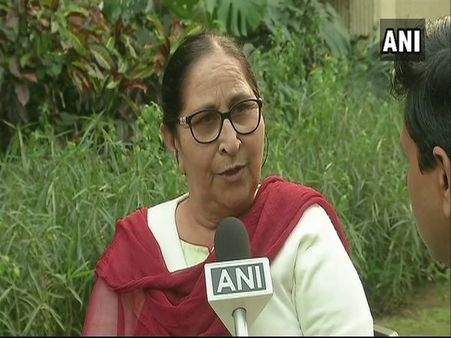 Its all Pak's <i>dramebaazi</i>, says Sarabjit's sister on Jadhav's meeting with family
