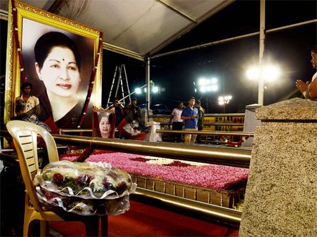 Jayalalithaa's memorial: Officials visit Poes Garden