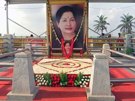 Jayalalithaa waved and said thanks: AIIMS doctors