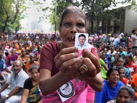 Kerala Cabinet donates month salary to the Ockhi Cyclone Relief Fund