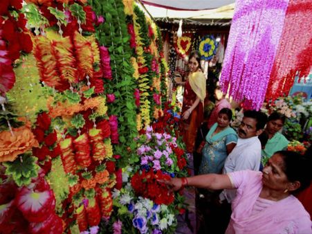 Maharashtra: Now, shops can stay open 24x7, but no to liquor bars