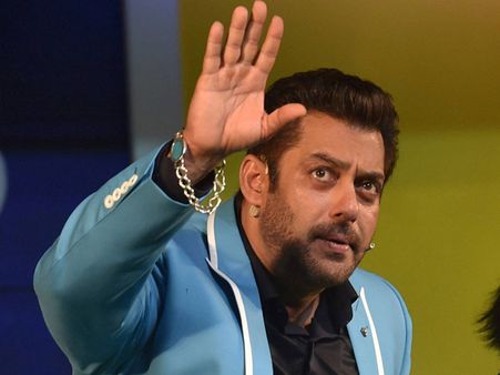 SC commission seeks reply over Salman Khan, Shilpa Shetty's 'bhangi' comment