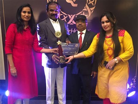 Vibez Estate bag prestigious award at Realty Award and Conclave 2018