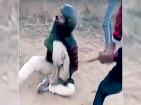 UP: Dalit youth mercilessly beaten by 3 men, forced to chant <i>Jai Mata Di</i>