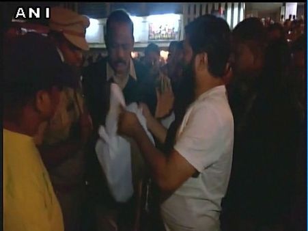 Thane: Petrol bomb hurled outside theatre showing ‘Padmaavat’