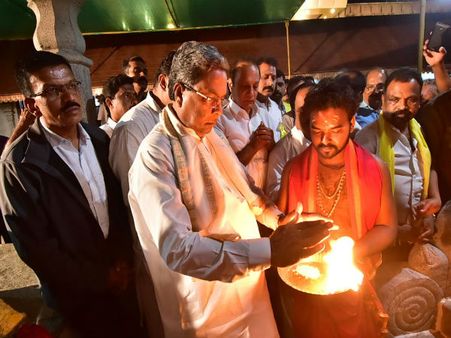 'Victims, perpetrators of communal clashes are Dalits, OBCs,' points out Siddaramaiah