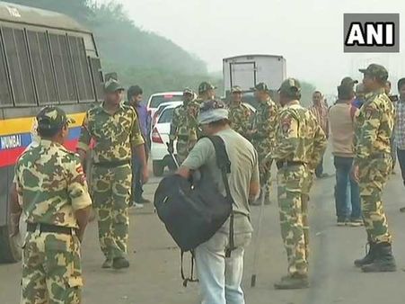 Six women booked for assaulting policemen in Thane