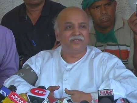 Pravin Togadia breaks down, says 'Encounter being planned to kill me'